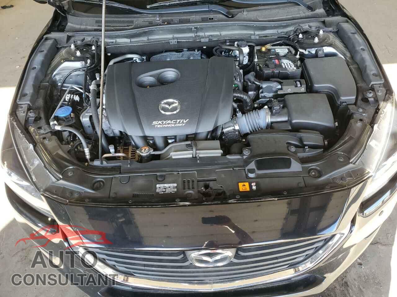 MAZDA 3 2018 - 3MZBN1V32JM251844