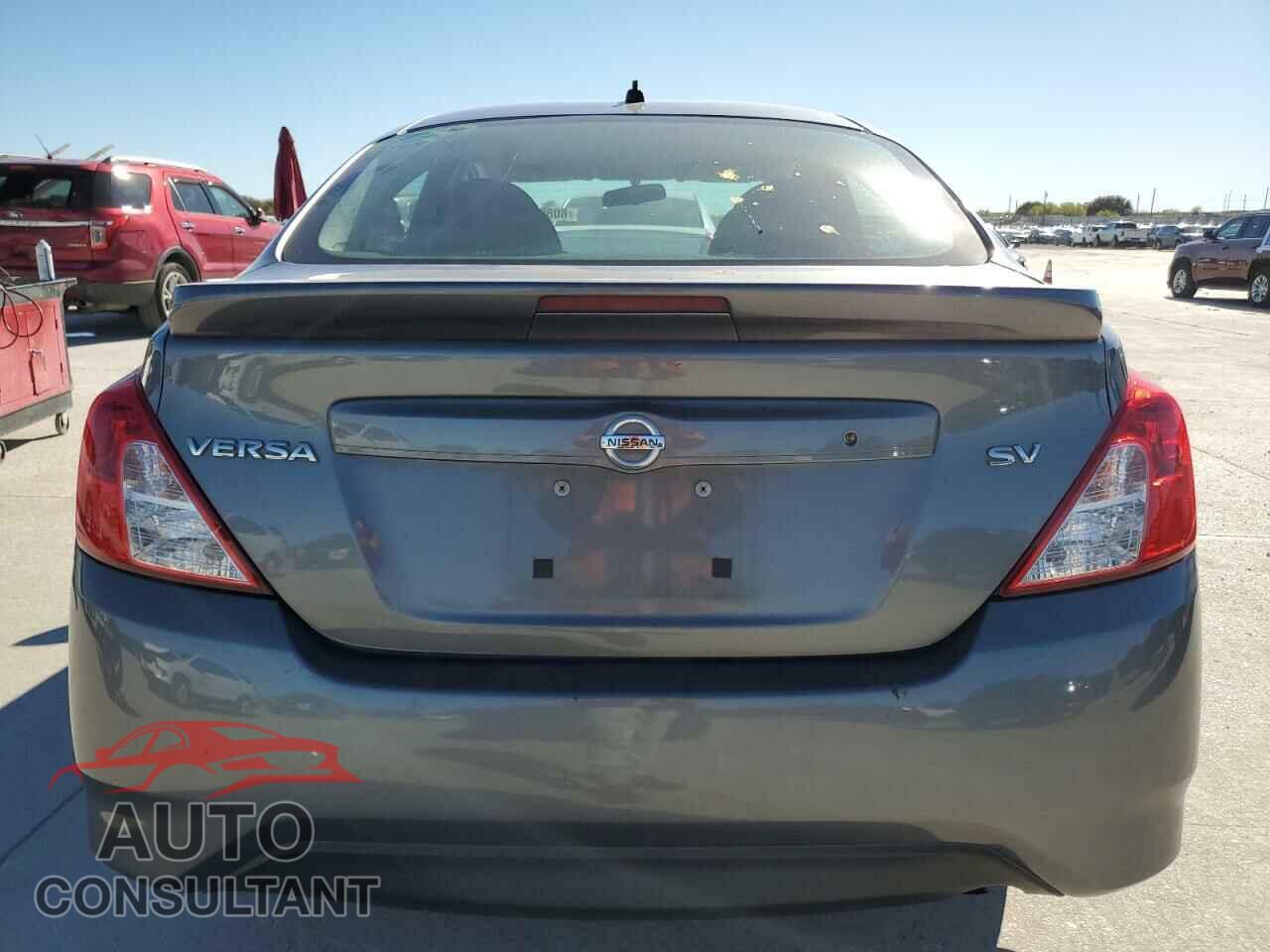 NISSAN VERSA 2017 - 3N1CN7AP1HL821015