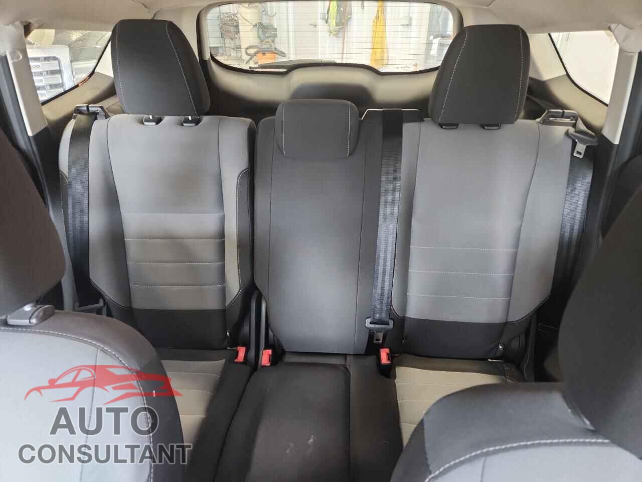 FORD ESCAPE 2017 - 1FMCU0F77HUB13207