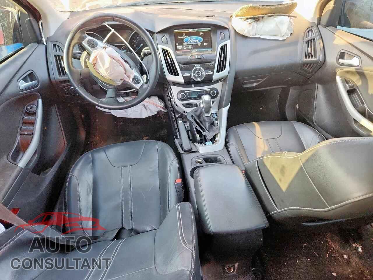 FORD FOCUS 2014 - 1FADP3K2XEL398584