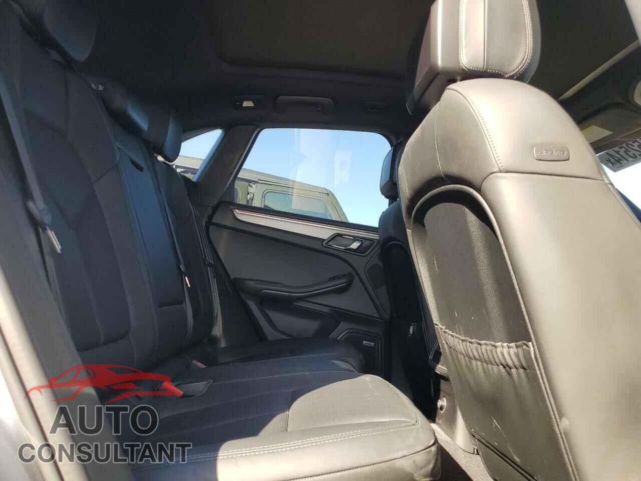 PORSCHE MACAN 2016 - WP1AB2A55GLB46776