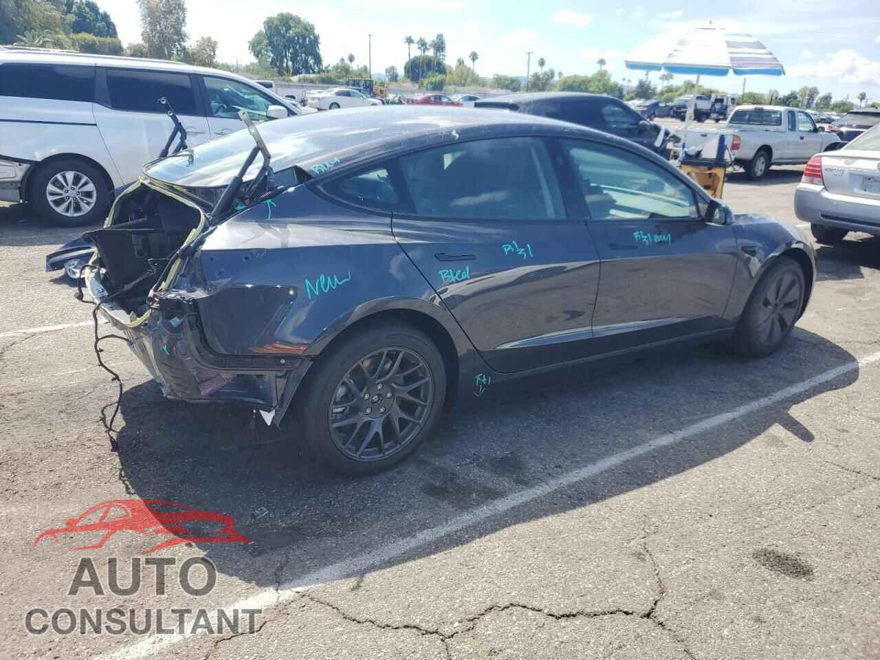 TESLA MODEL 3 2025 - 5YJ3E1EA0SF032036