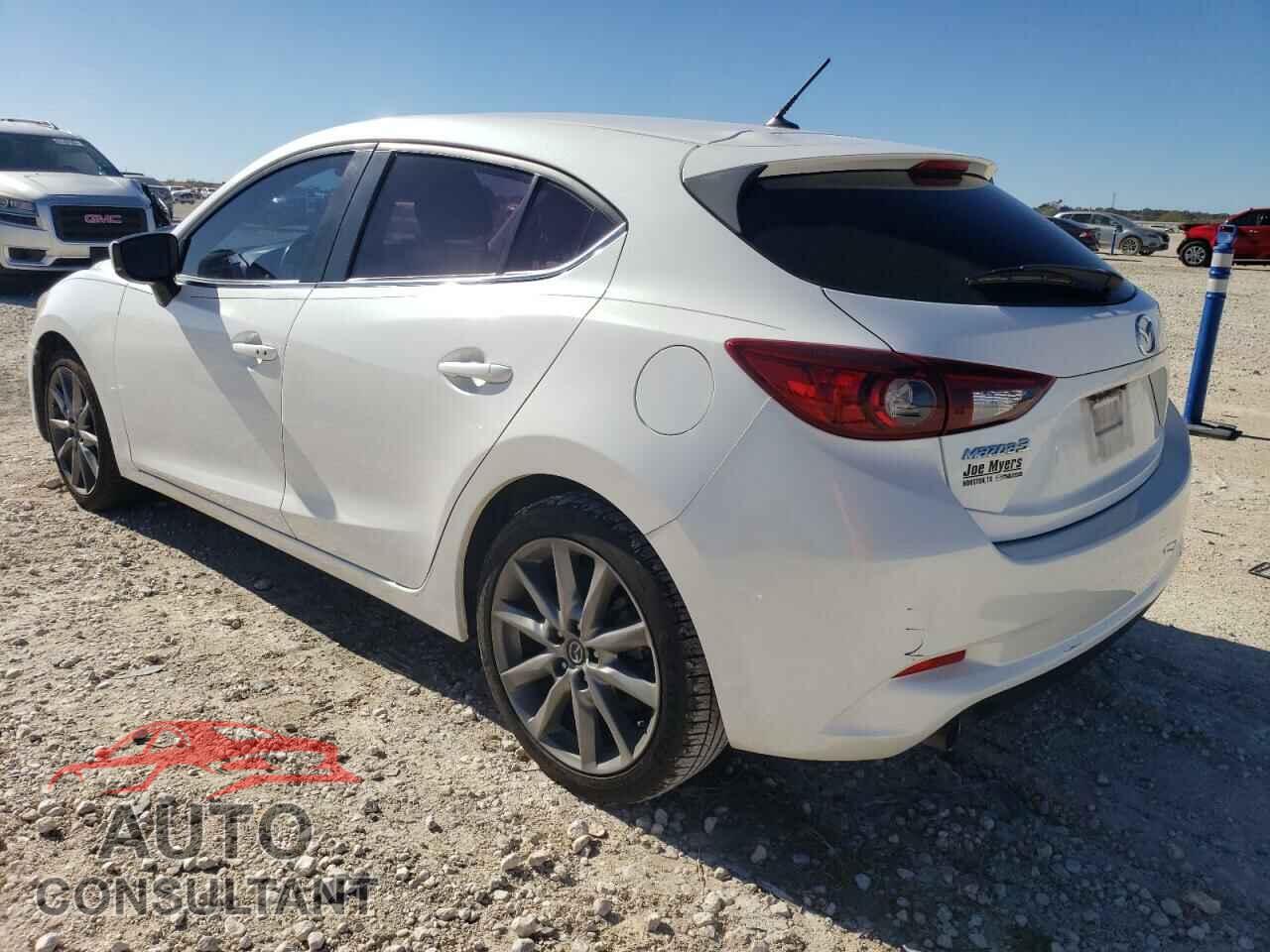 MAZDA 3 2018 - 3MZBN1L33JM200159