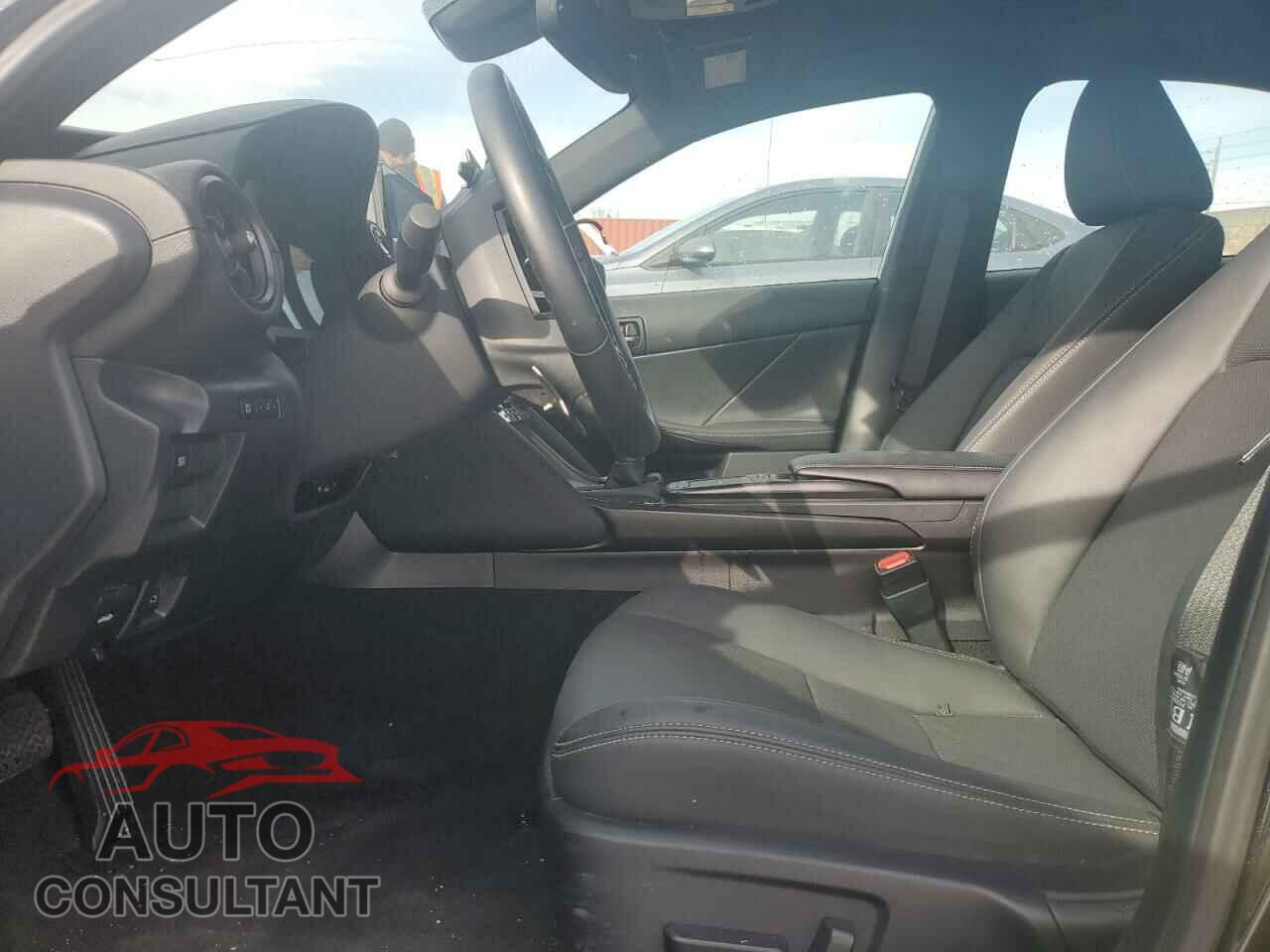 LEXUS IS 2023 - JTHCA1D29P5126493