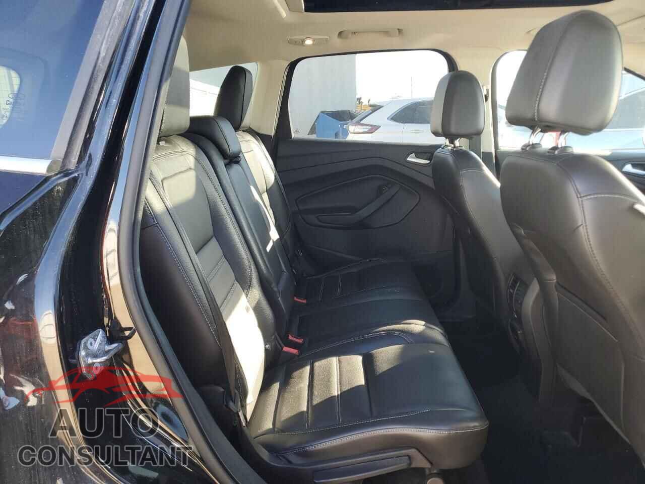 FORD ESCAPE 2017 - 1FMCU9JD5HUC61535