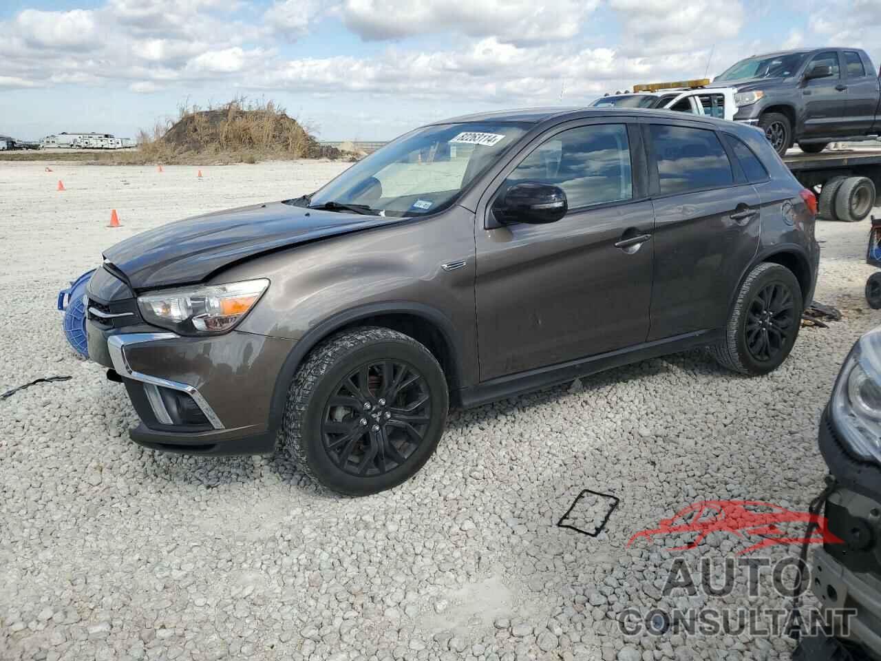 MITSUBISHI OUTLANDER 2018 - JA4AP3AU5JU007324