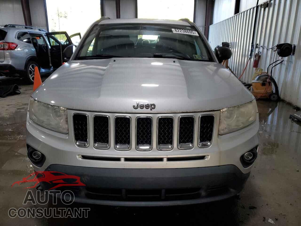 JEEP COMPASS 2011 - 1J4NF1FB8BD281635
