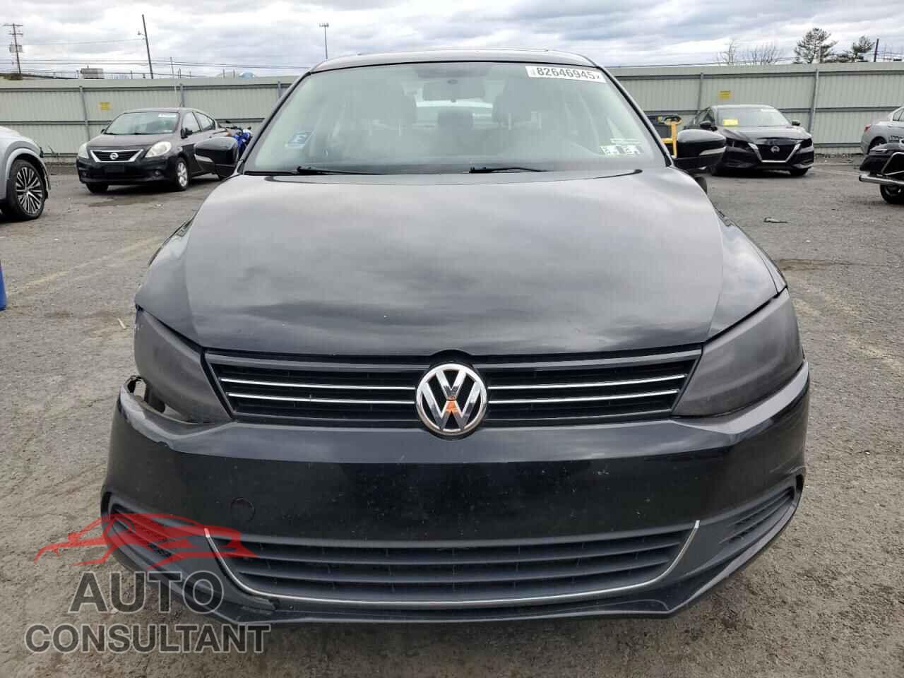 VOLKSWAGEN JETTA 2013 - 3VWDX7AJ6DM424876