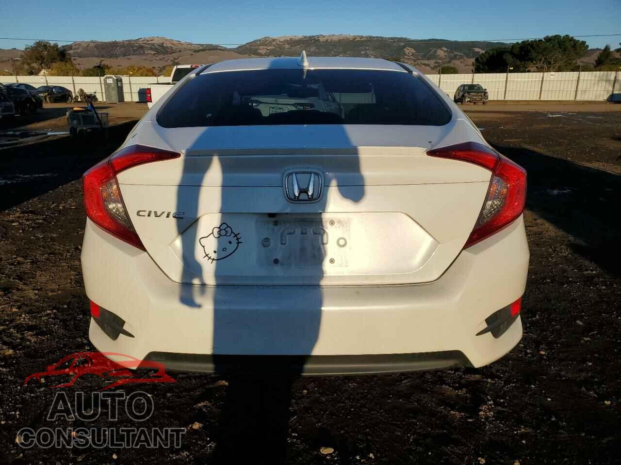 HONDA CIVIC 2018 - JHMFC1F70JX028724