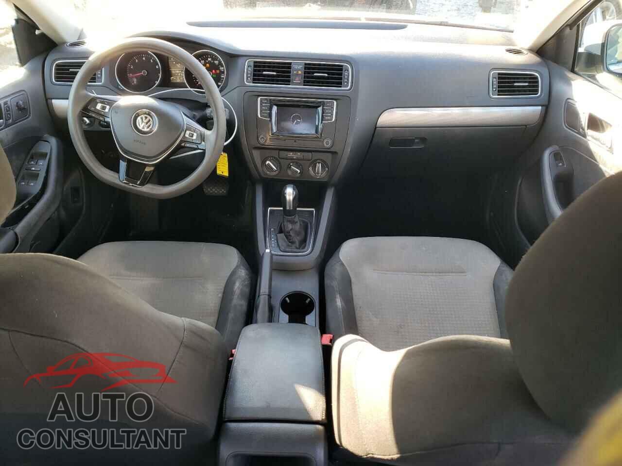 VOLKSWAGEN JETTA 2017 - 3VW2B7AJ1HM254647
