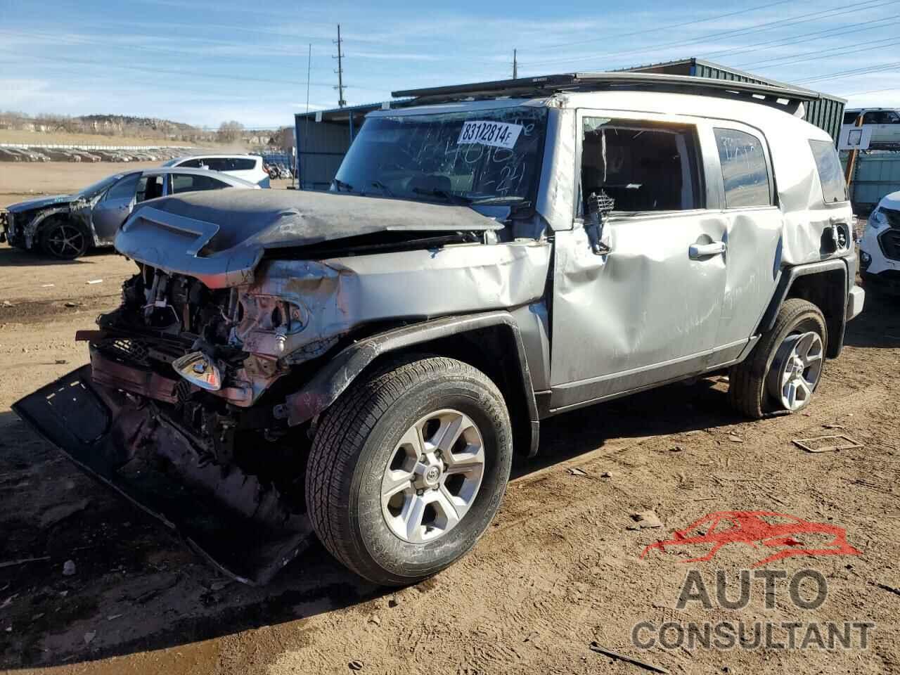 TOYOTA FJ CRUISER 2010 - JTEBU4BF9AK078526