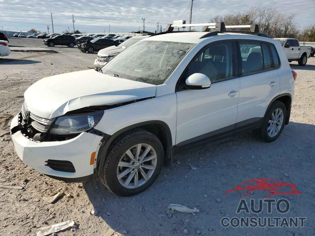 VOLKSWAGEN TIGUAN 2017 - WVGAV7AX1HK043168