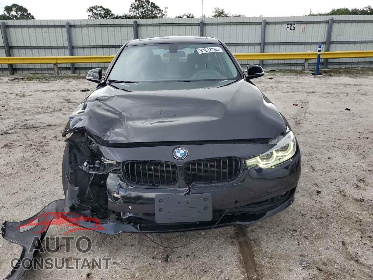 BMW 3 SERIES 2018 - WBA8A9C58JK623106