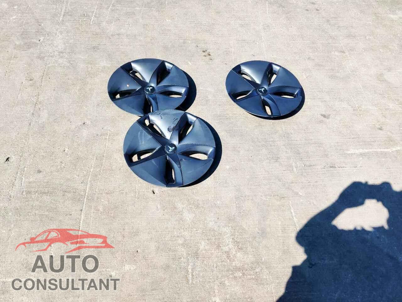 TESLA MODEL 3 2020 - 5YJ3E1EA0LF740952