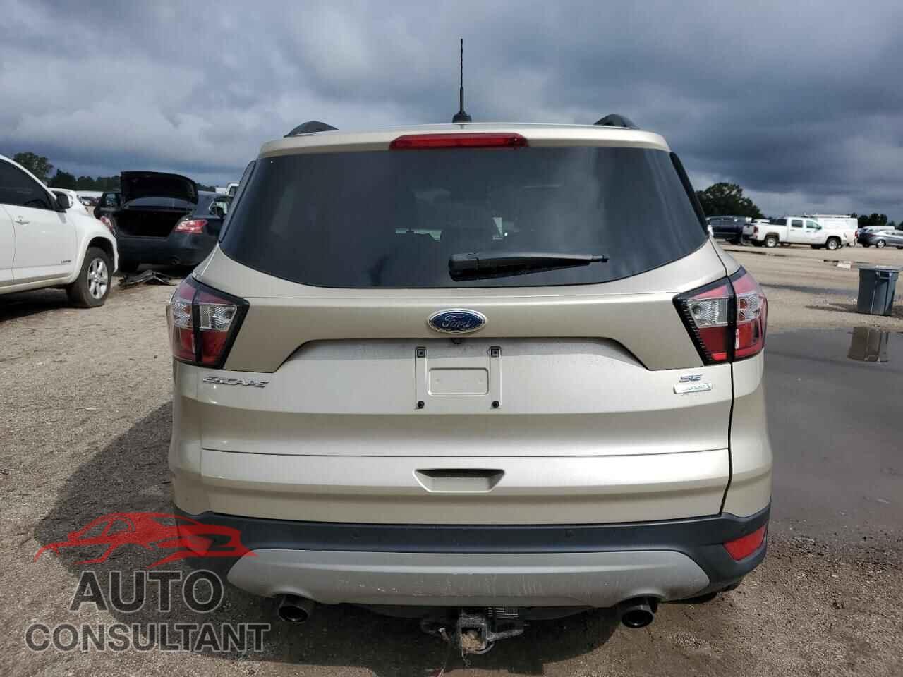 FORD ESCAPE 2017 - 1FMCU0GD4HUD81815