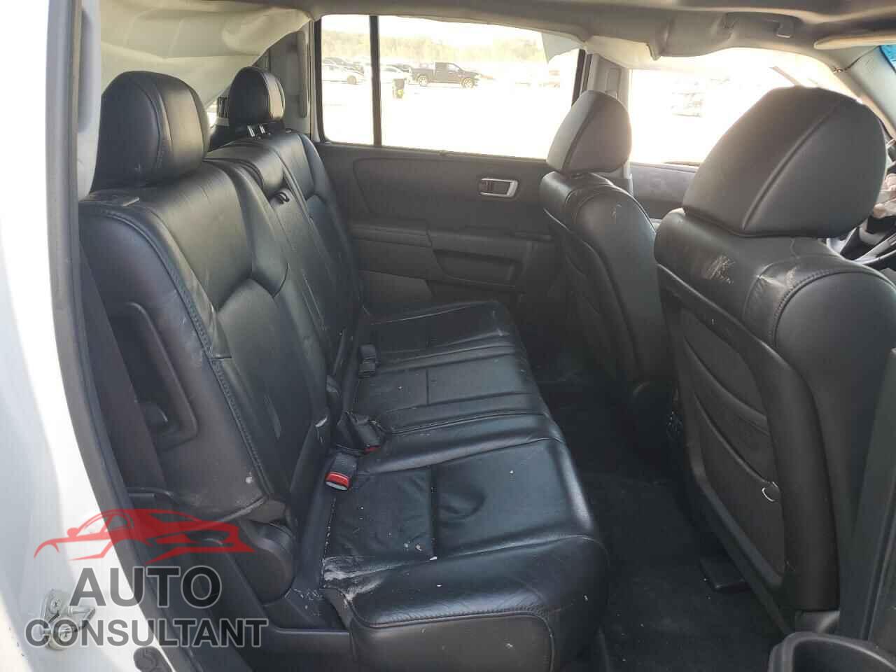 HONDA PILOT 2011 - 5FNYF4H92BB038040