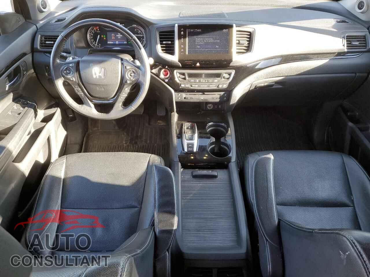 HONDA PILOT 2017 - 5FNYF6H90HB500972