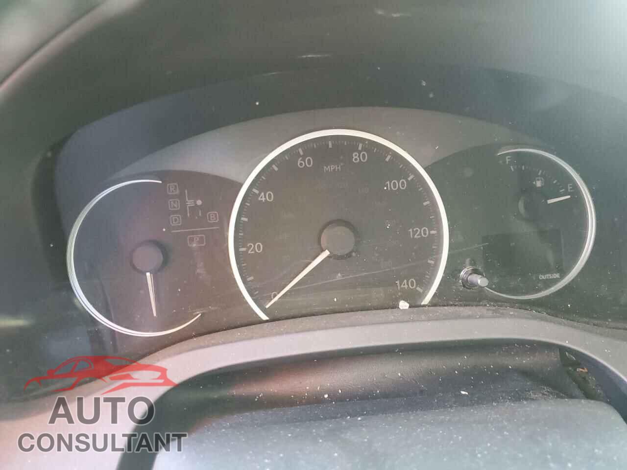 LEXUS CT 200 2011 - JTHKD5BH1B2038646