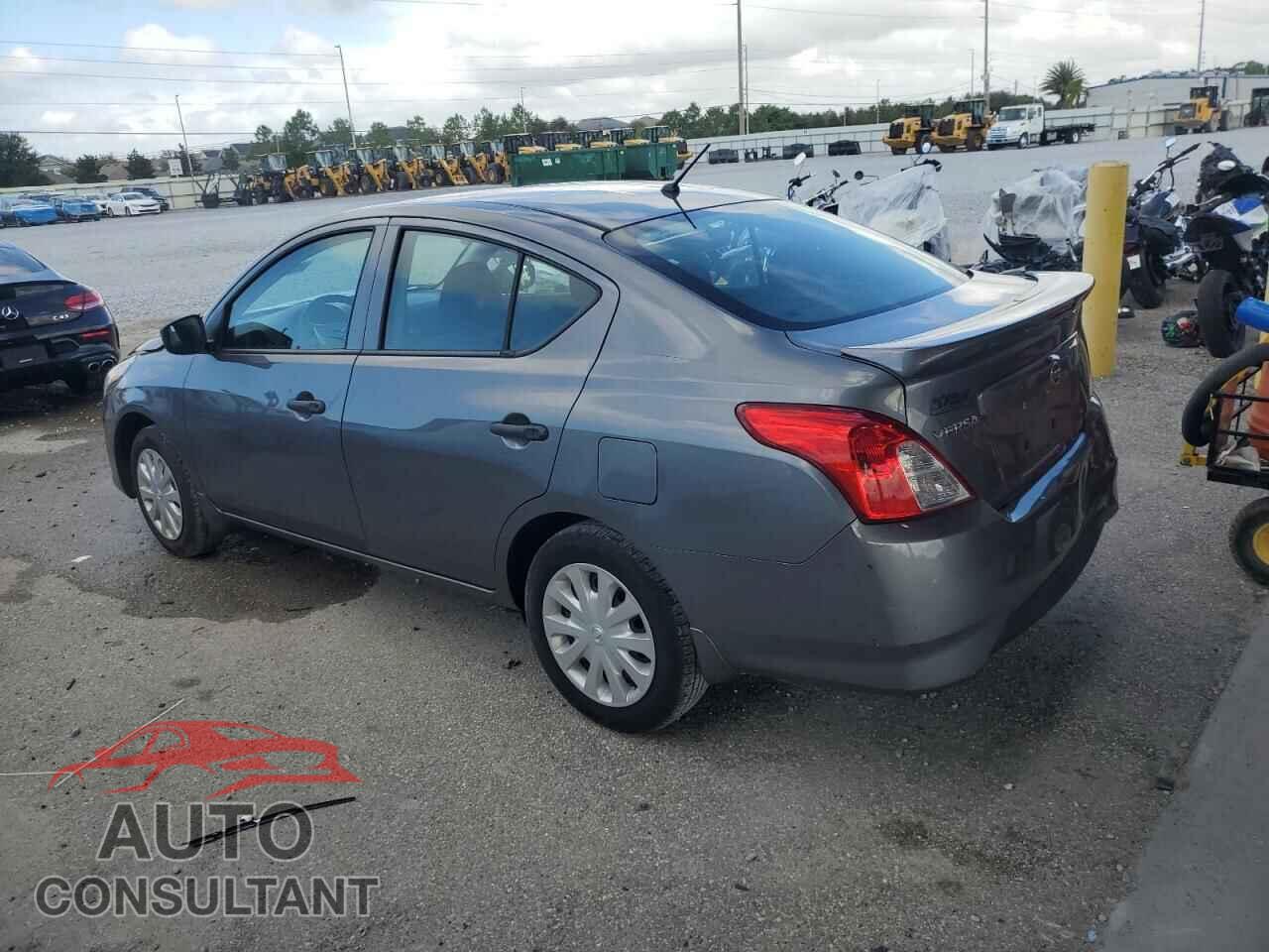 NISSAN VERSA 2018 - 3N1CN7AP5JL856419