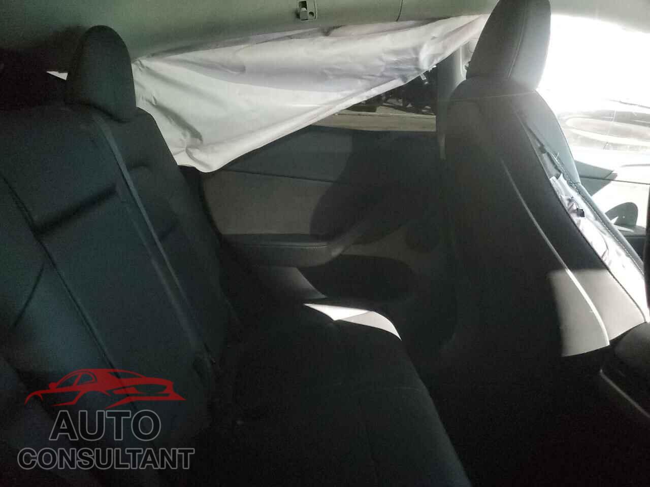 TESLA MODEL Y 2023 - 7SAYGDED1PF977065