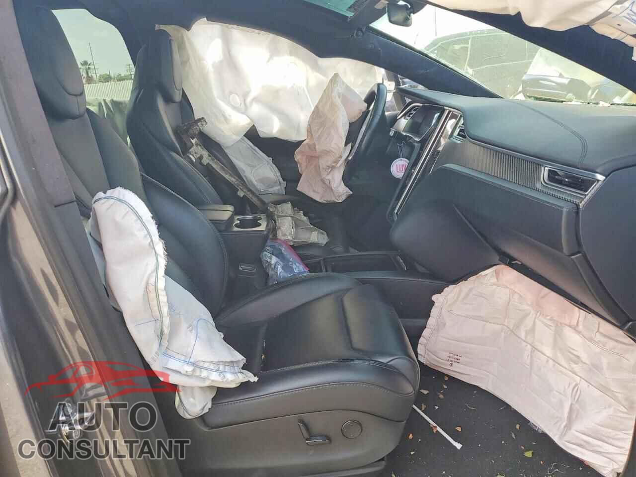 TESLA MODEL X 2018 - 5YJXCBE29JF088111