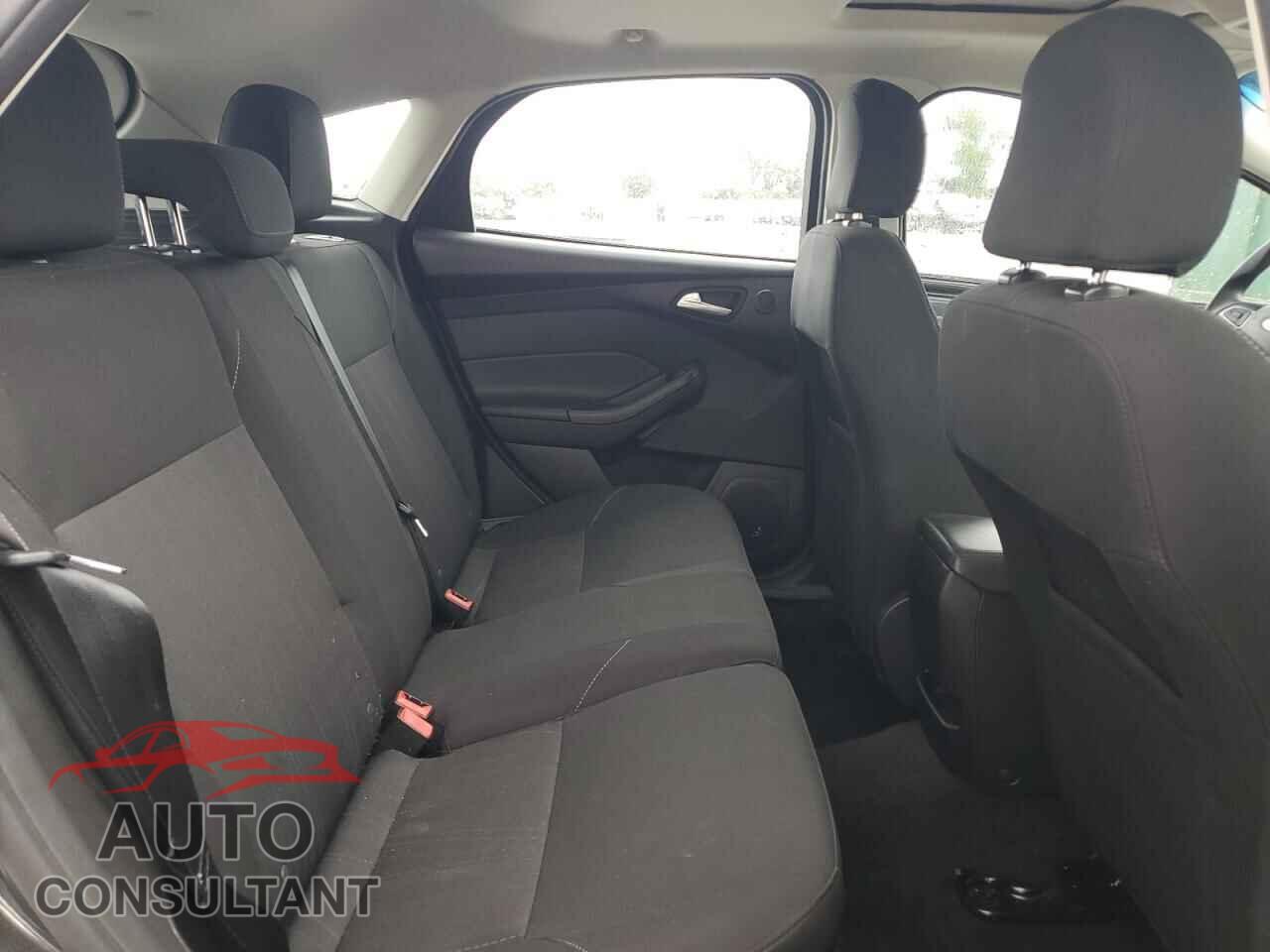 FORD FOCUS 2017 - 1FADP3M24HL264512