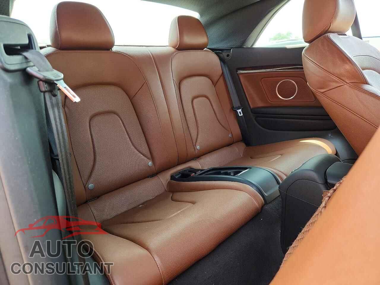 AUDI A5 2012 - WAULFAFH2CN000455