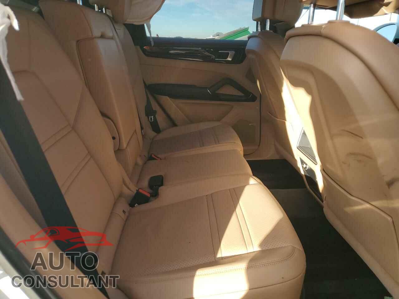 PORSCHE CAYENNE 2019 - WP1AB2AY3KDA62386