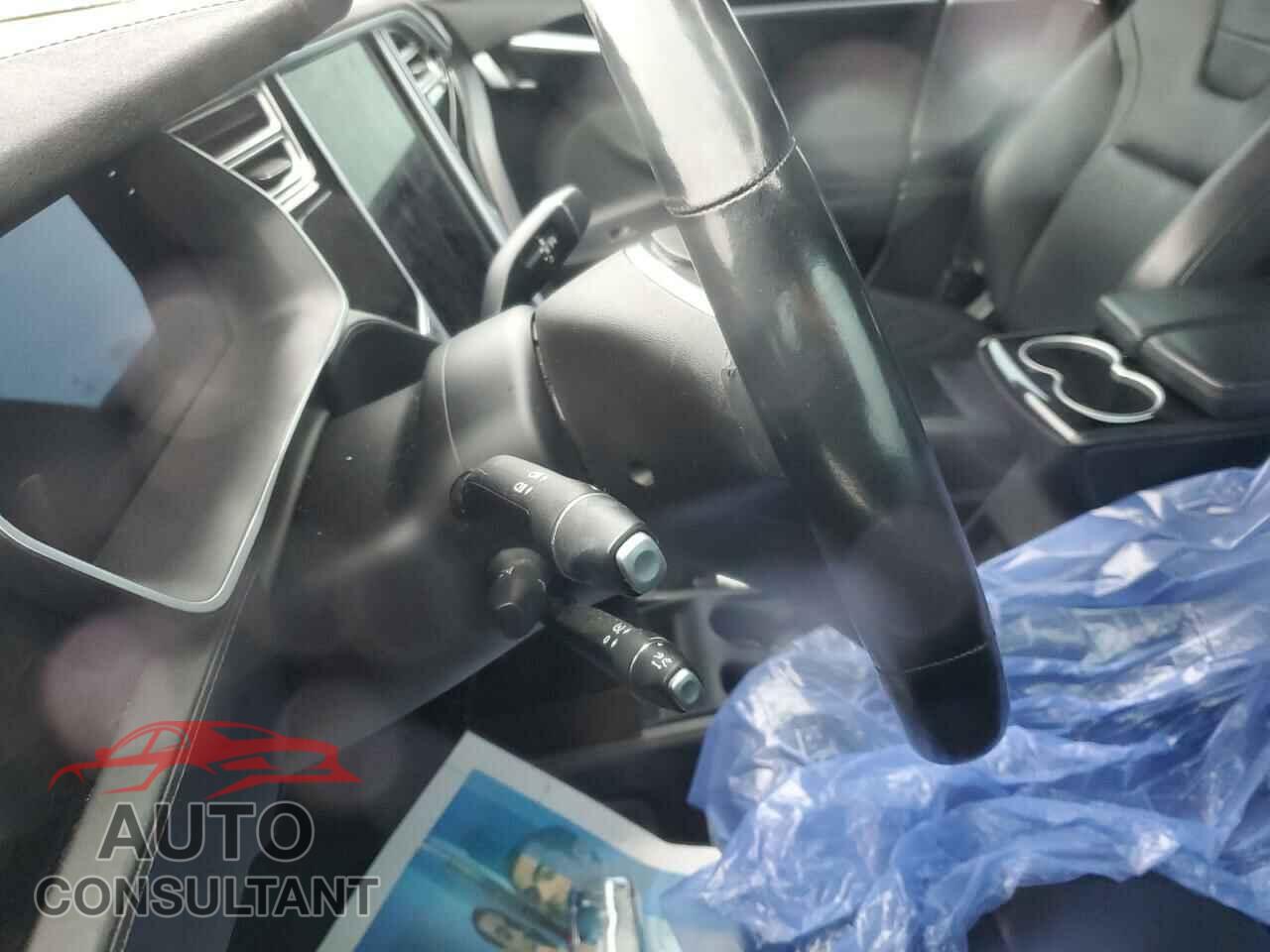 TESLA MODEL S 2015 - 5YJSA1E22FF118003