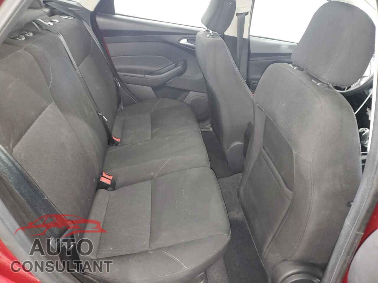 FORD FOCUS 2016 - 1FADP3K26GL377850
