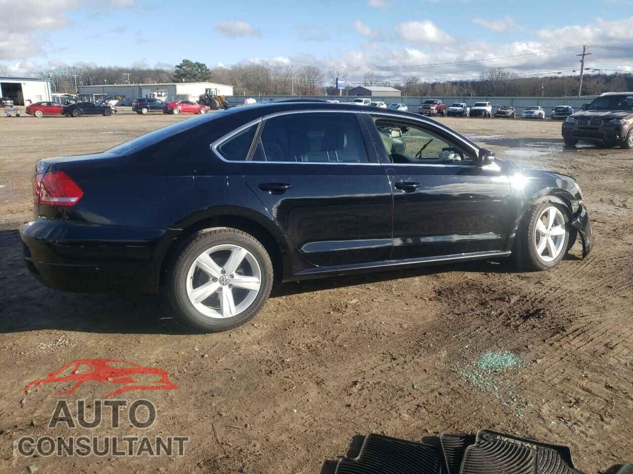 VOLKSWAGEN PASSAT 2013 - 1VWBH7A38DC114915