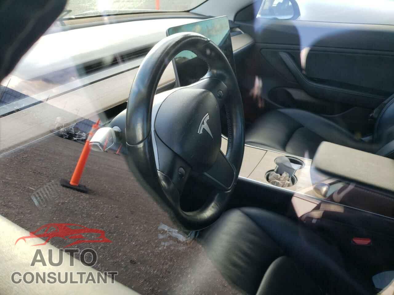 TESLA MODEL 3 2018 - 5YJ3E1EA0JF052060