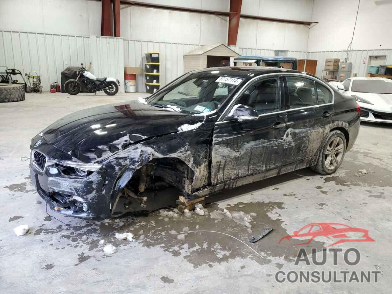 BMW 3 SERIES 2017 - WBA8F1C30HK825921