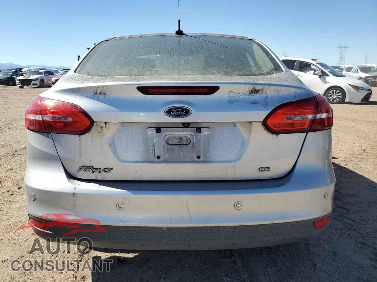 FORD FOCUS 2015 - 1FADP3F28FL256245