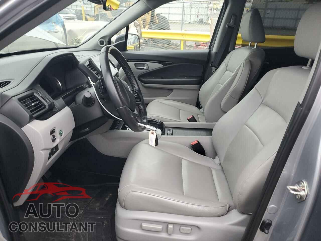 HONDA PILOT 2019 - 5FNYF5H68KB044386