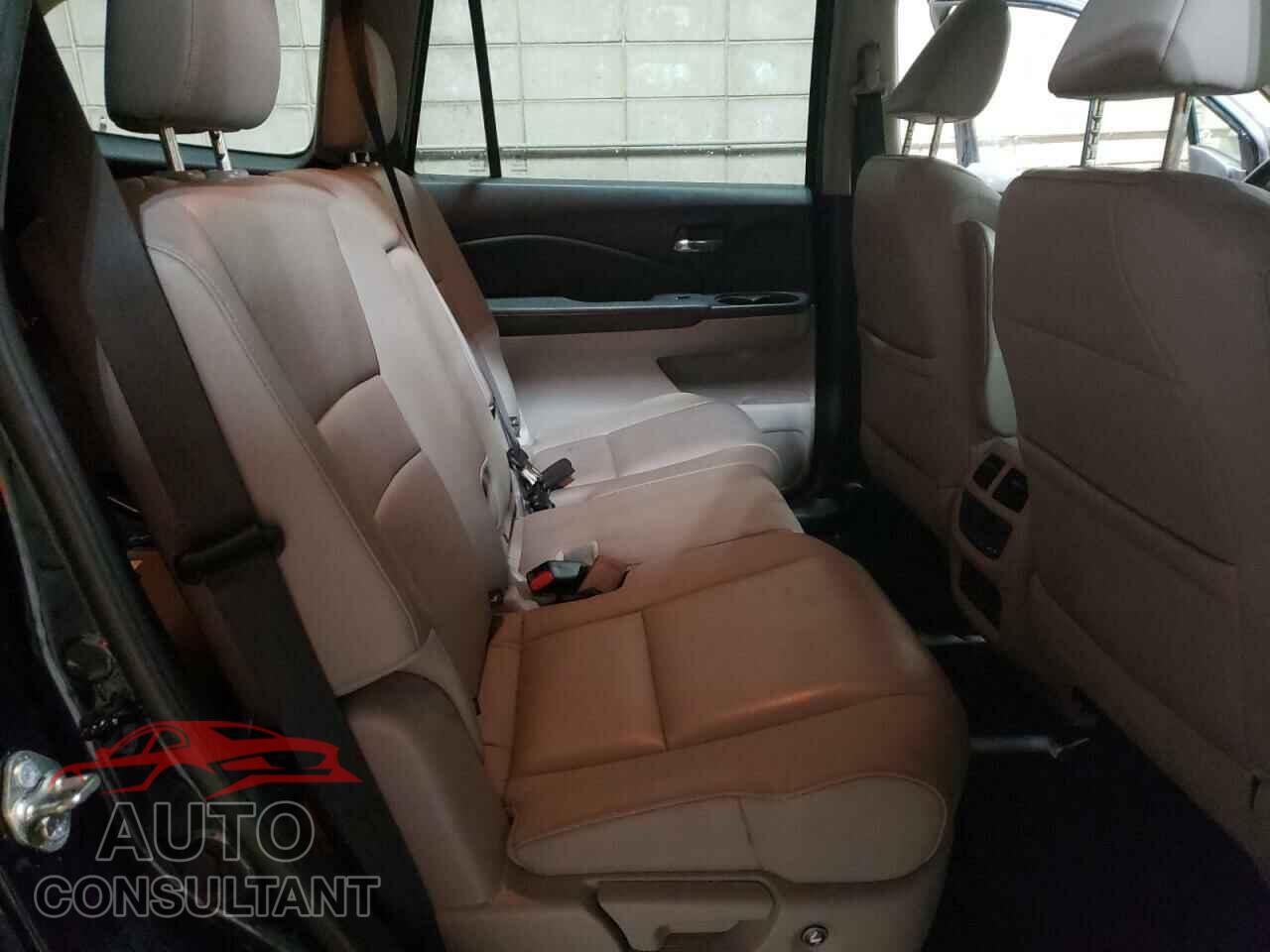 HONDA PILOT 2017 - 5FNYF6H55HB007561