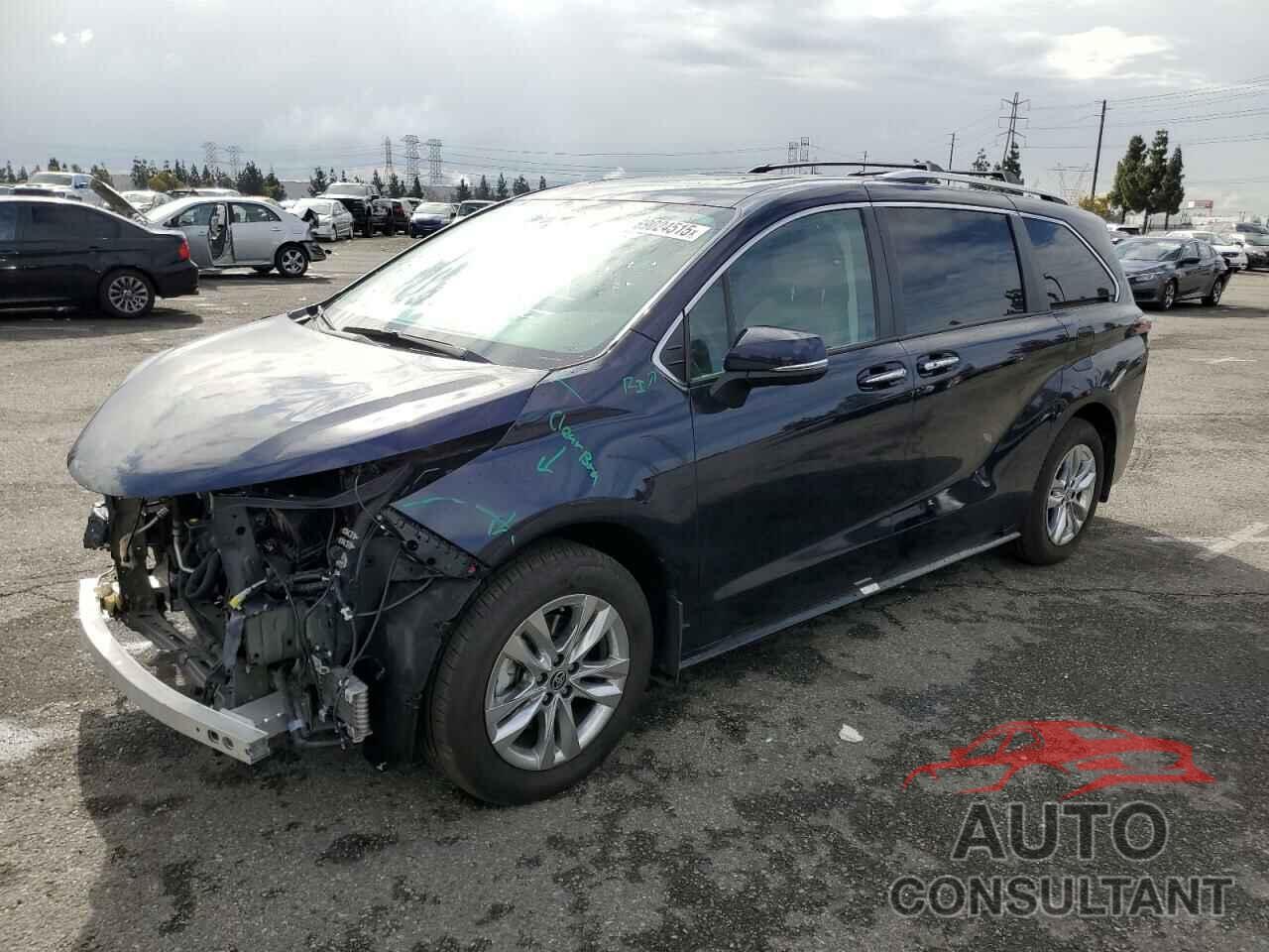 TOYOTA SIENNA 2024 - 5TDZSKFC2RS109116