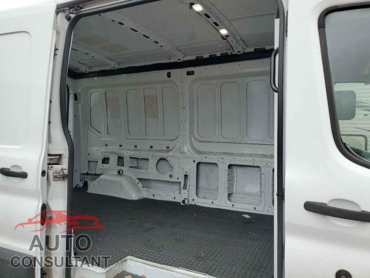 FORD TRANSIT 2018 - 1FTYR2CM2JKB34520