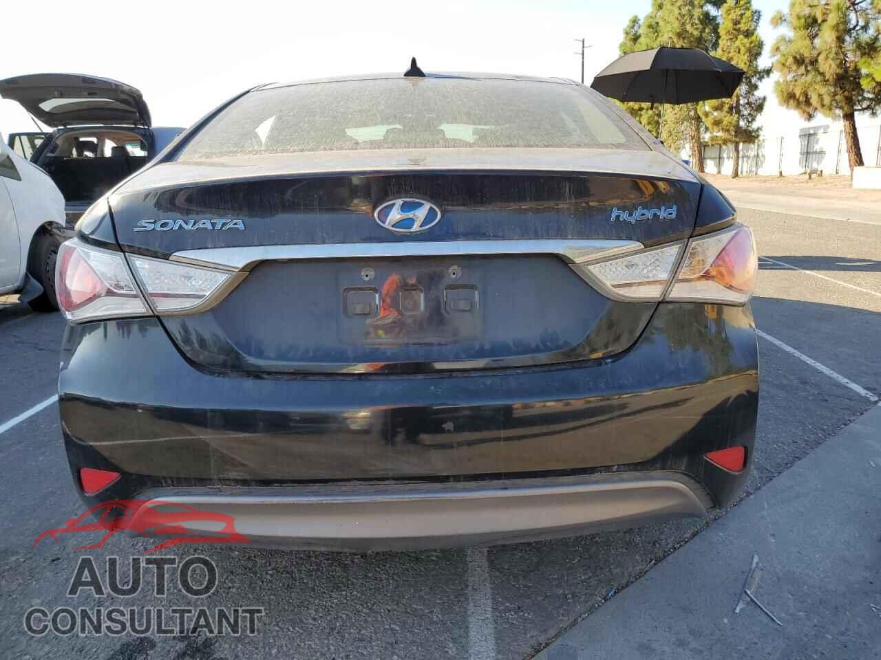 HYUNDAI SONATA 2012 - KMHEC4A47CA046568
