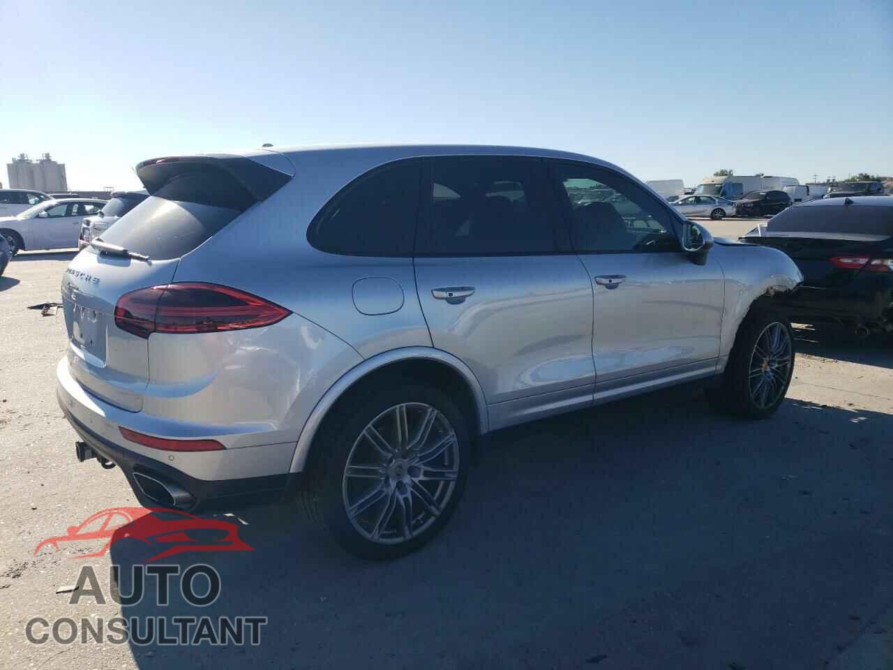 PORSCHE CAYENNE 2018 - WP1AA2A22JKA02270