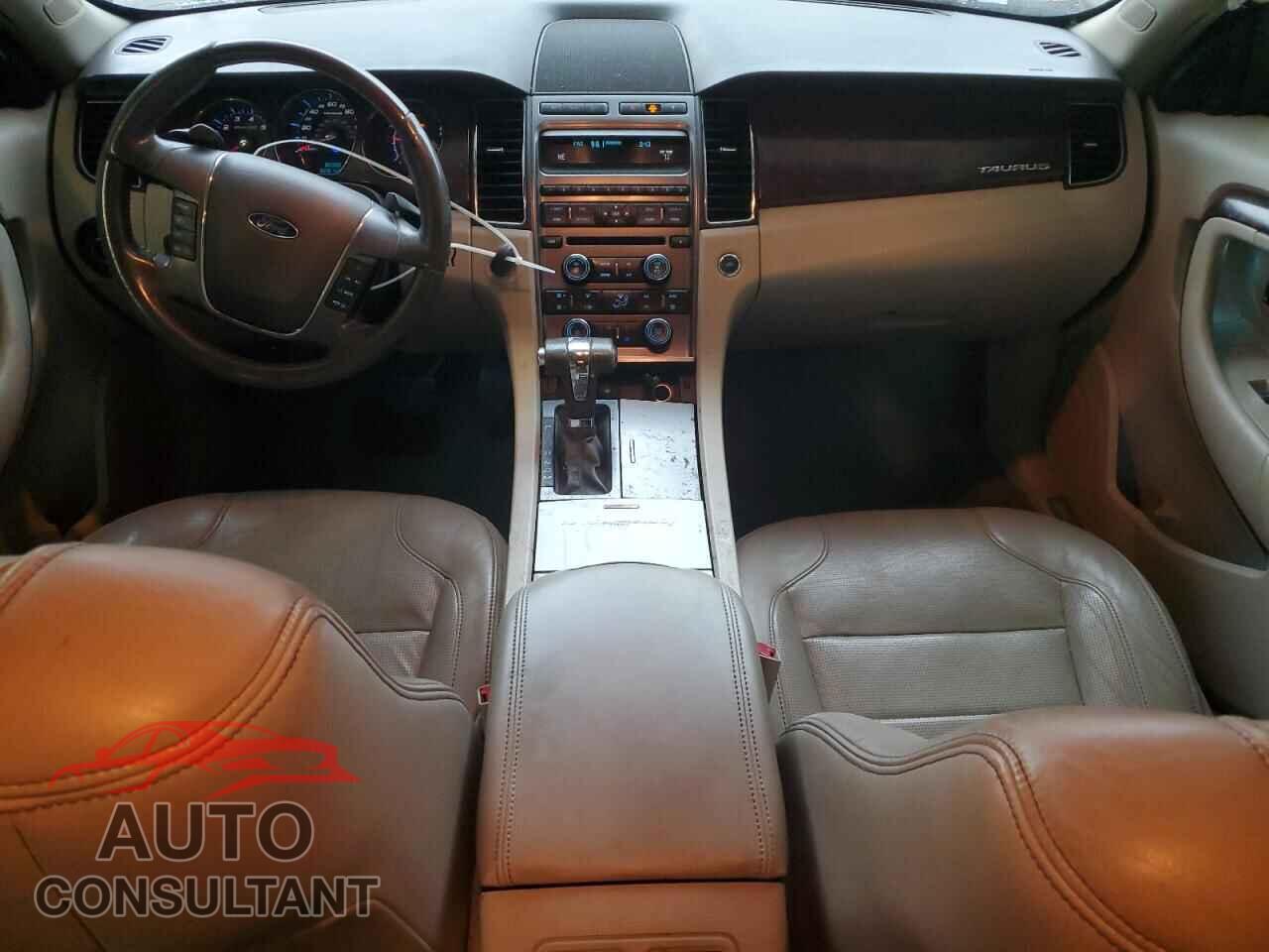 FORD TAURUS 2010 - 1FAHP2FW1AG137968