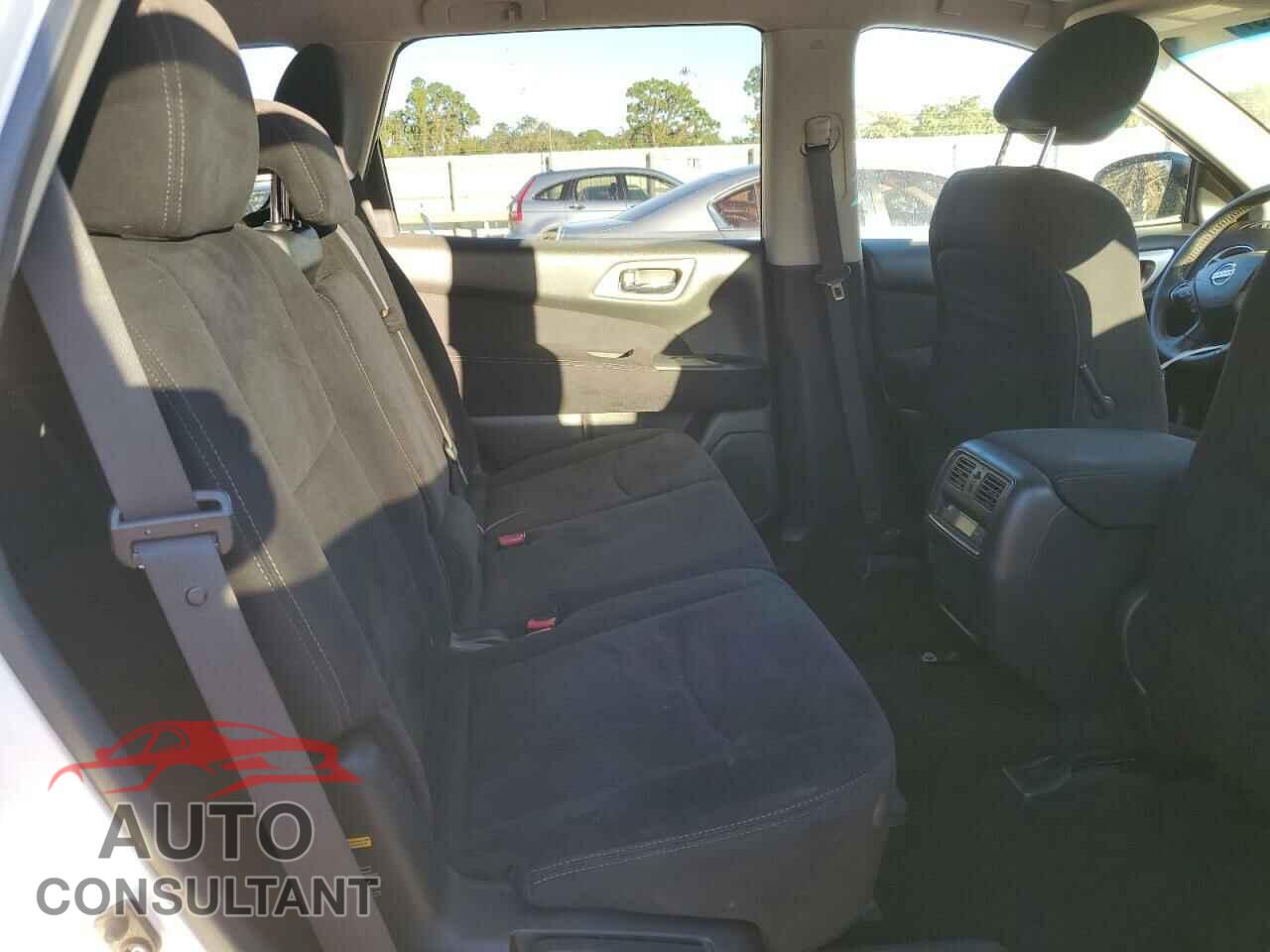 NISSAN PATHFINDER 2013 - 5N1AR2MM5DC647674