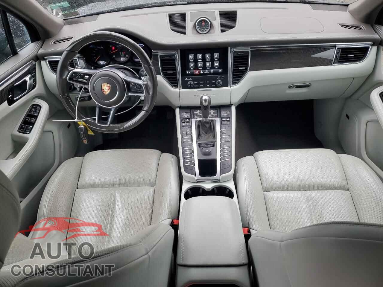 PORSCHE MACAN 2017 - WP1AG2A51HLB50813