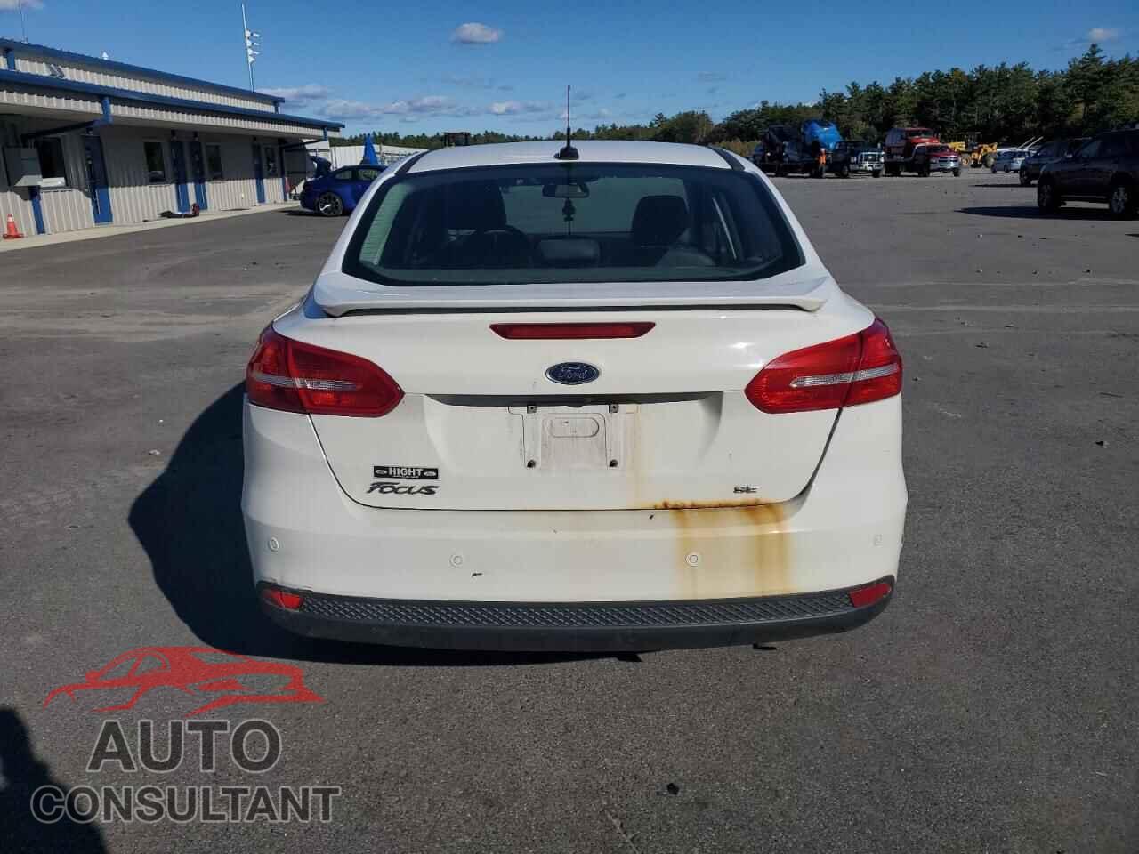 FORD FOCUS 2015 - 1FADP3F27FL310635