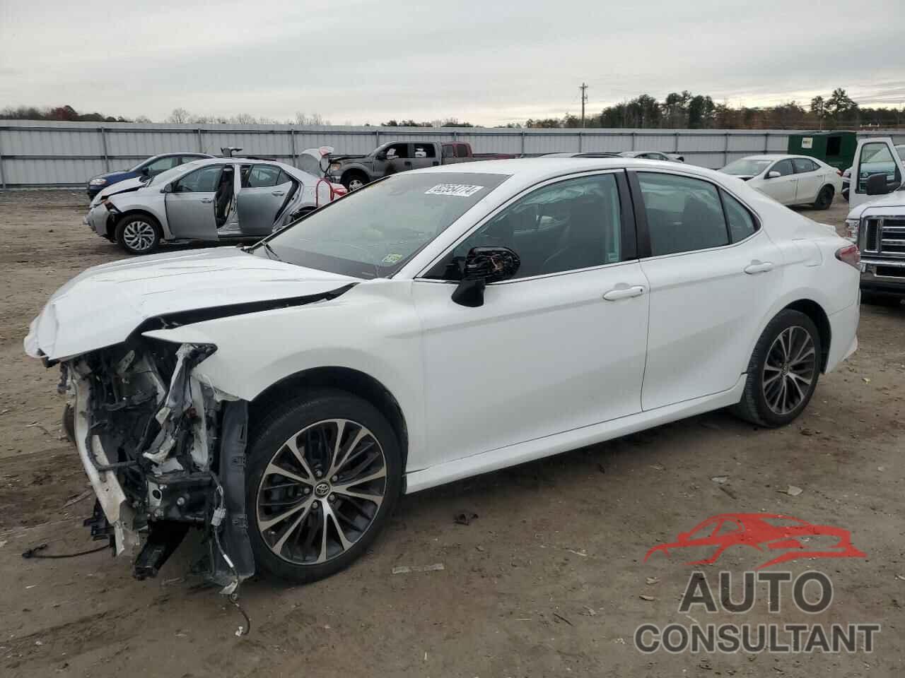 TOYOTA CAMRY 2018 - 4T1B11HK4JU113974