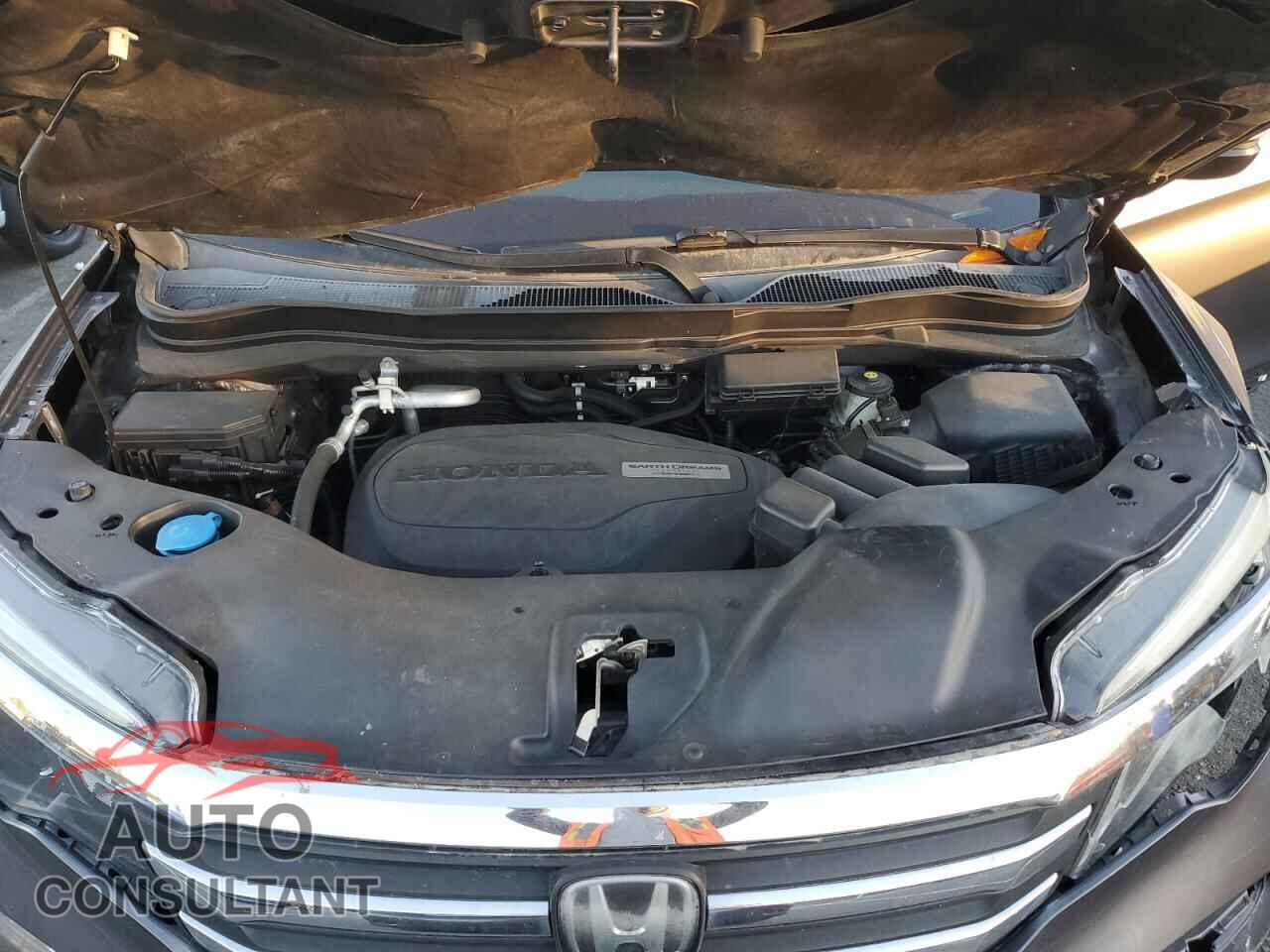 HONDA PILOT 2017 - 5FNYF5H68HB015916