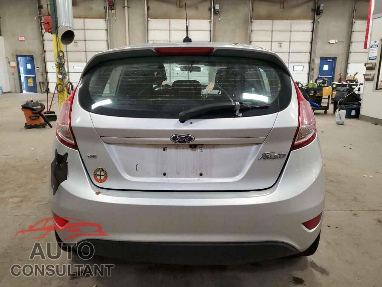 FORD FIESTA 2018 - 3FADP4EJ5JM136537