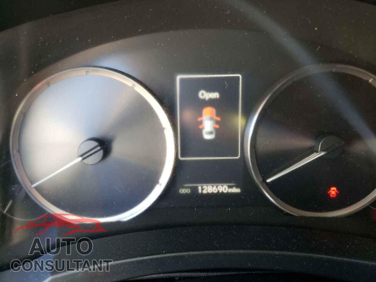 LEXUS IS 2017 - JTHBA1D29H5040291