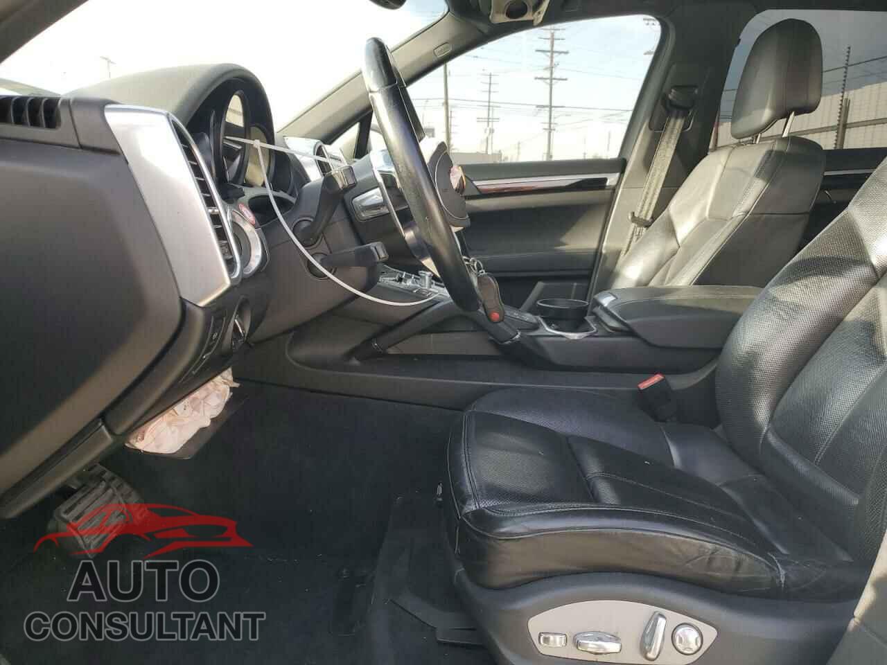 PORSCHE CAYENNE 2017 - WP1AA2A26HKA84675