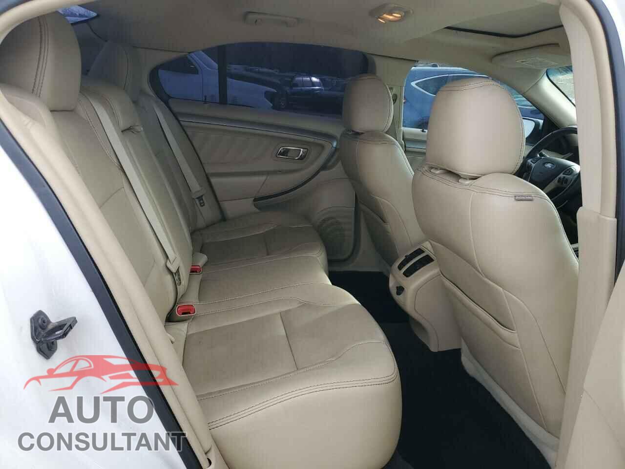 FORD TAURUS 2015 - 1FAHP2E82FG133406